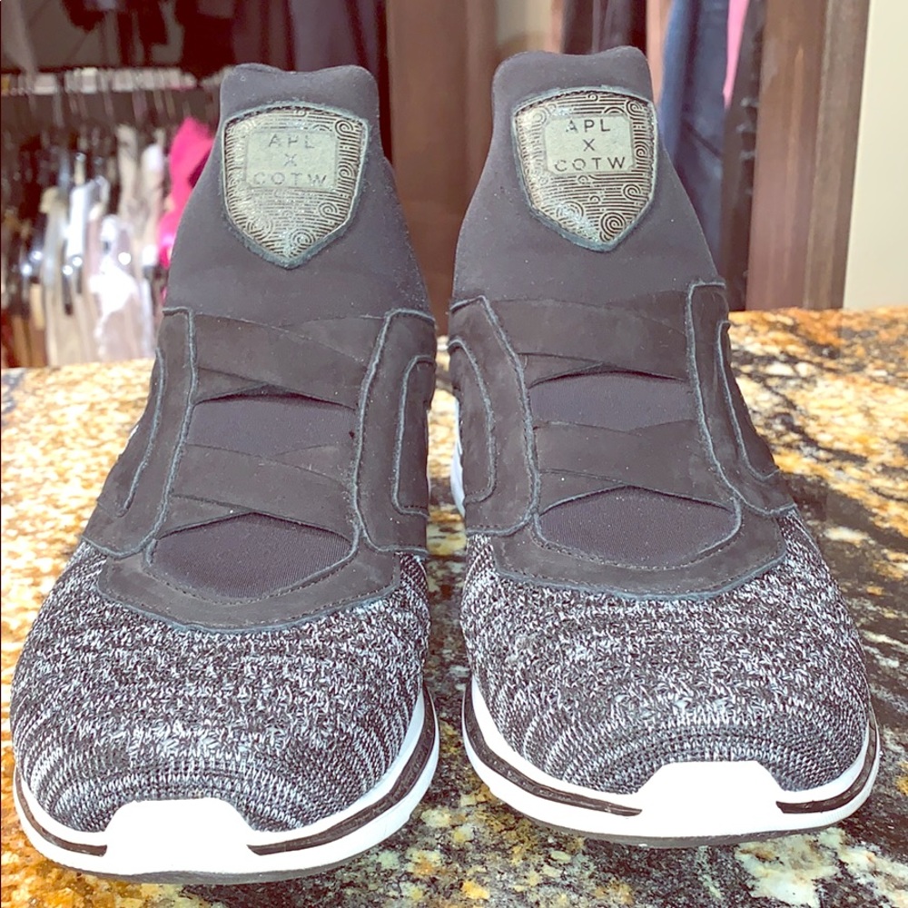 APL X COTW sneaker